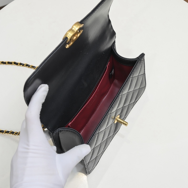 シャネルバッグ着用イメージ